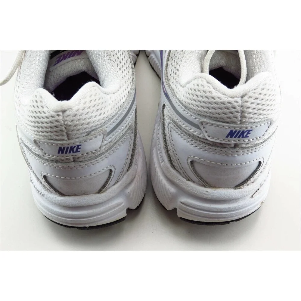Nike‎ Women Sz 7 M White Lace Up Running Synthetic Shoe